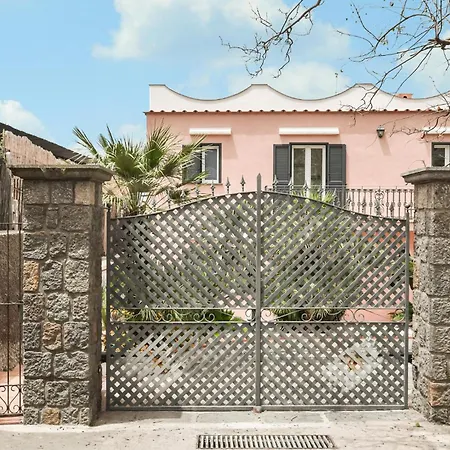 Casa vacanze Gorgeous In Forio With Wifi
