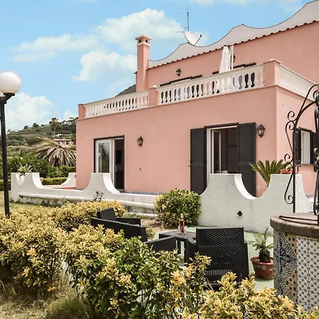 Casa vacanze Gorgeous In Forio With Wifi
